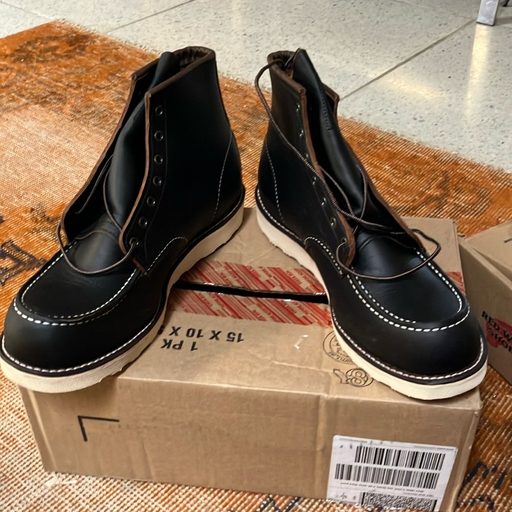 Red Wing 8849 Moc toe boot